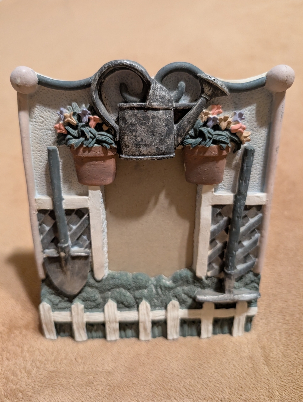 Gardening Photo Resin Frame with Watering Can & Flower Pots